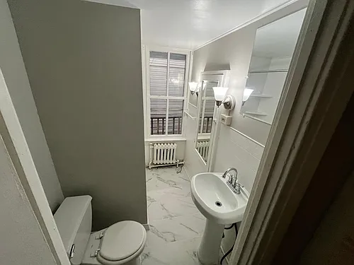 515 W Princess St #3 Photo 1