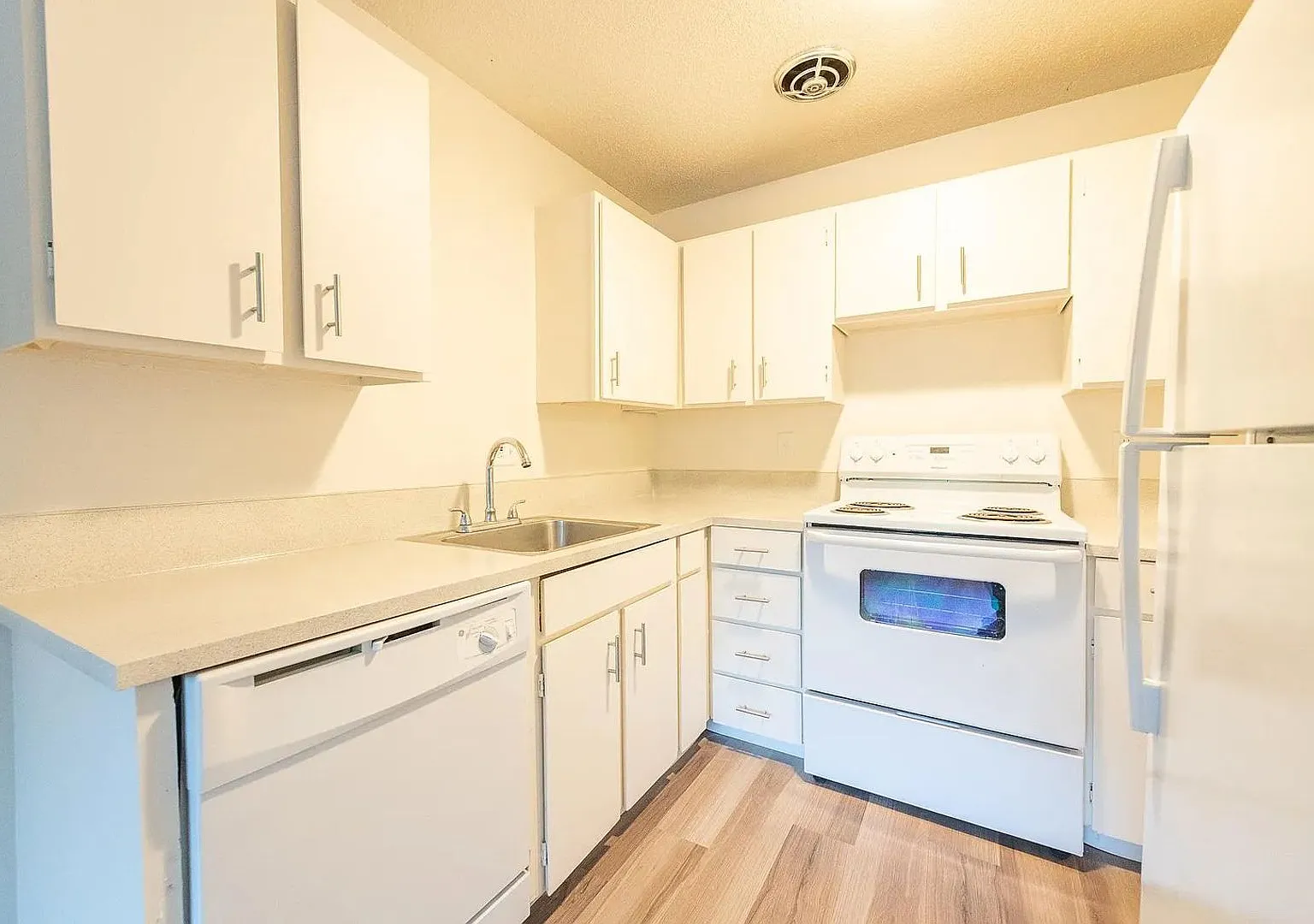 West Hills Terrace - Get 1 Month Free! (Unit #102) — Photo 3