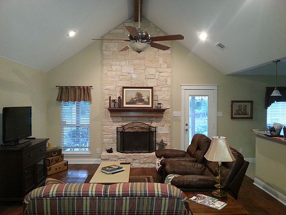 4th image of 308 Waterboard Dr