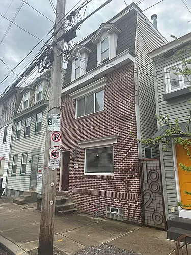 1822 Mary St #2 Photo 1