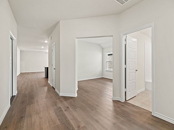 Entrance. On the right you will find a room, bathroom and office upfront