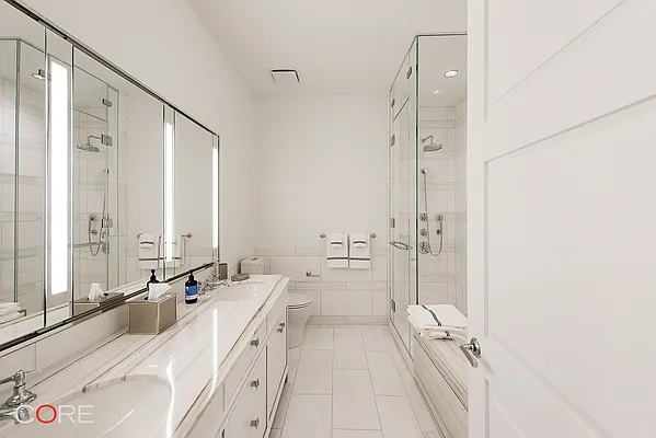 Rented by CORE | media 28