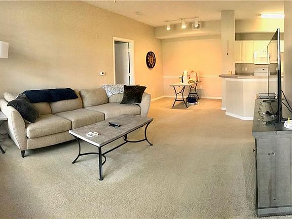 4th image of 5548 Metrowest Blvd APT 104