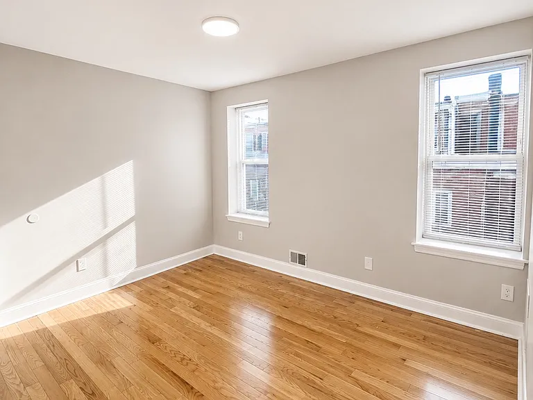 2501 E Fayette St — Photo 4