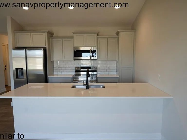 1169 Kierland Ave — Photo 4