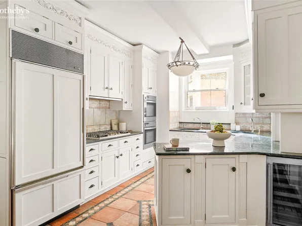 173 Riverside Drive image 9 of 22