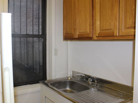 2nd image of 4038 82nd St APT 1A