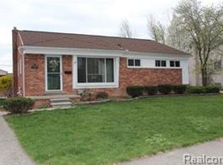 23857 Colchester Dr, Farmington, MI 48336