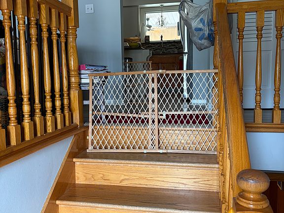 4th image of 620 Campbell St