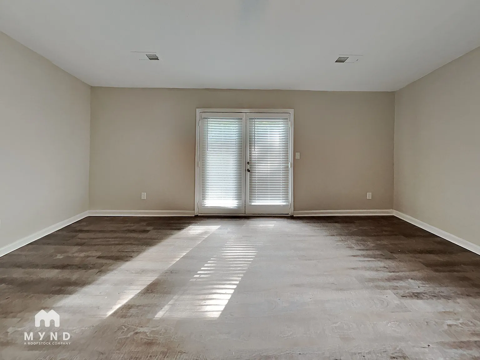 3 bed, 2.5 bath, 2526 sqft, $2,245 — Photo 4