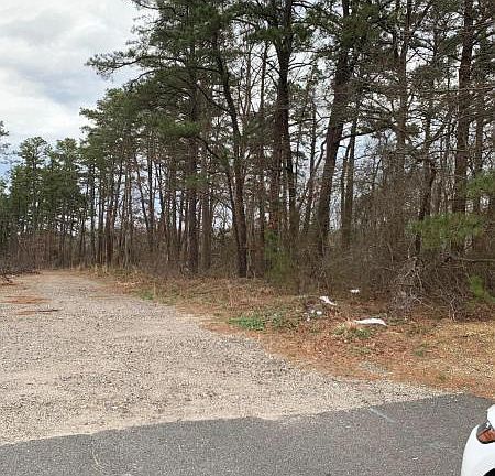 3rd image of 1 Railroad Ave