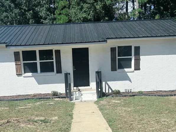 130 Young America Dr, Dothan, AL 36303