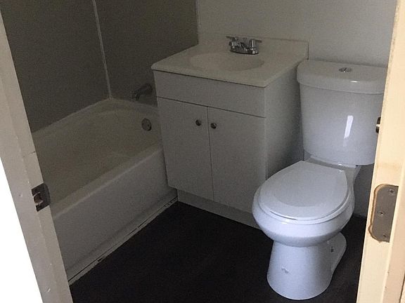 2nd image of 381 Northland Ave #2