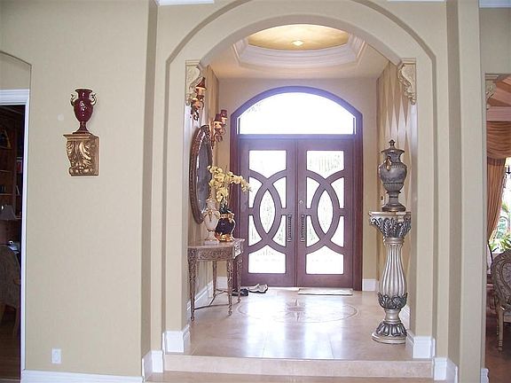 5th image of 951 Jasmine Dr