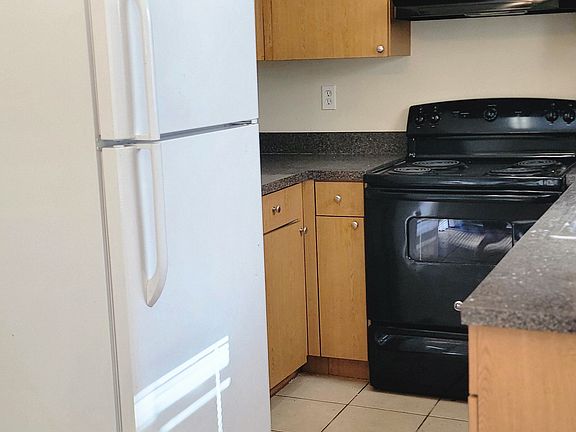 5th image of 200 E Hanlon St Unit 1/2