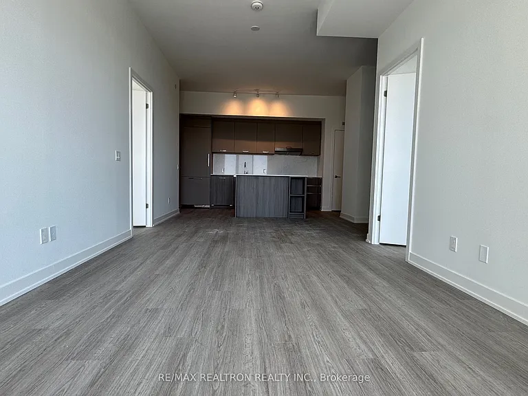 8188 Yonge St #631 — Photo 11