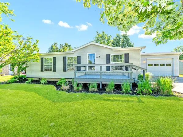 212 N Willow St, Toluca, IL 61369