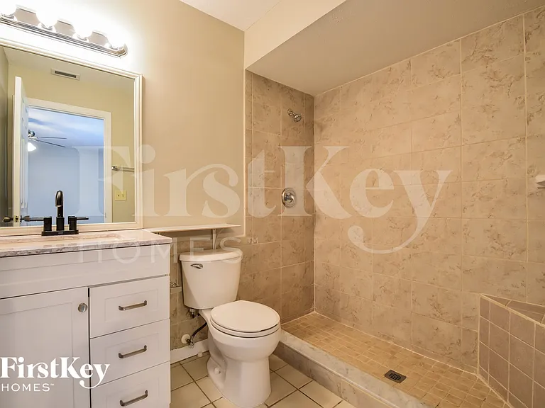 406 SE 10th Ave — Photo 11