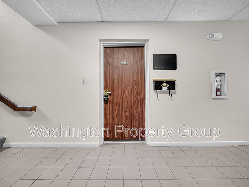 1st image of 3905 Railroad Ave Suite 104
