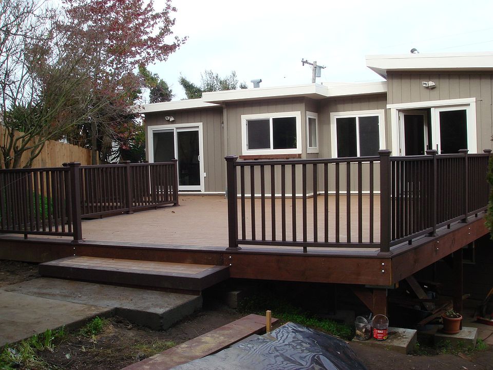 Beautiful trek deck installed 12/06