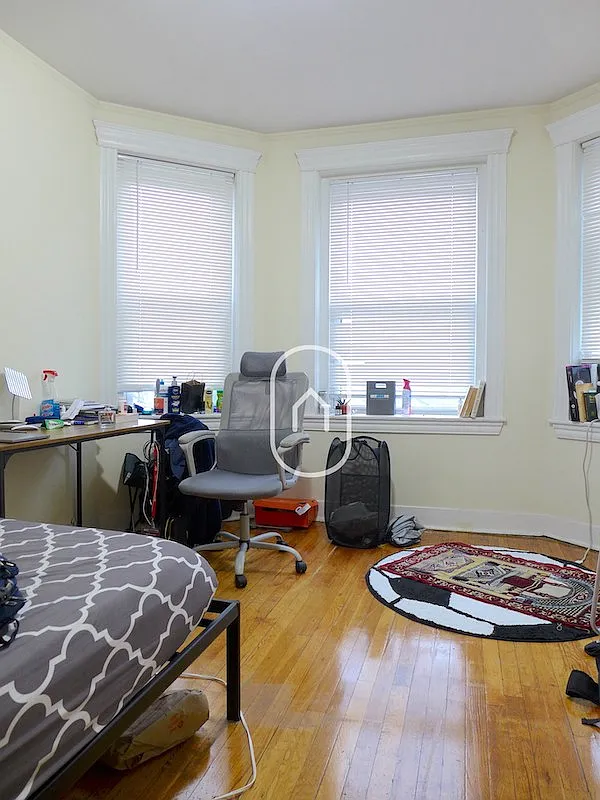 Building Photo - 256 Aspinwall Ave