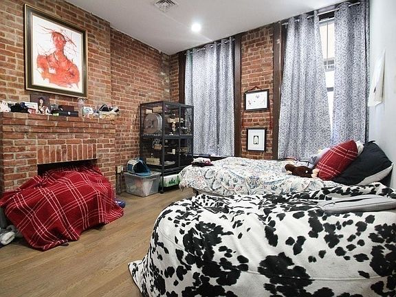 3rd image of 2272 7th Ave #2