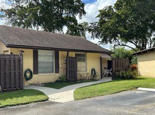 311 Briarwood Cir #18-V4, Hollywood, FL 33024