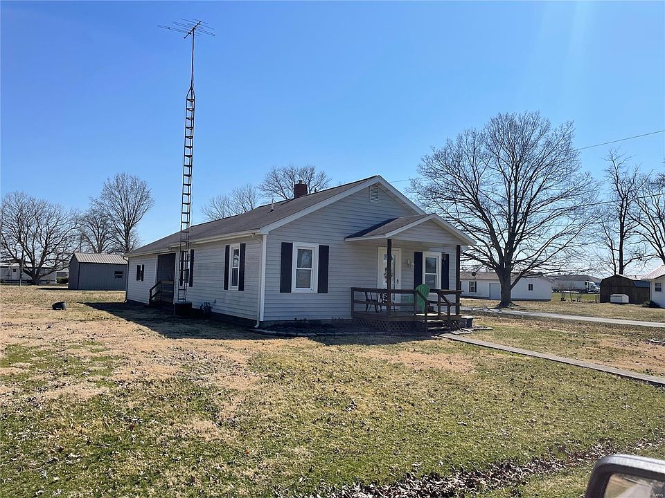 201 S Elm St, Patoka, IL 62875 Zillow