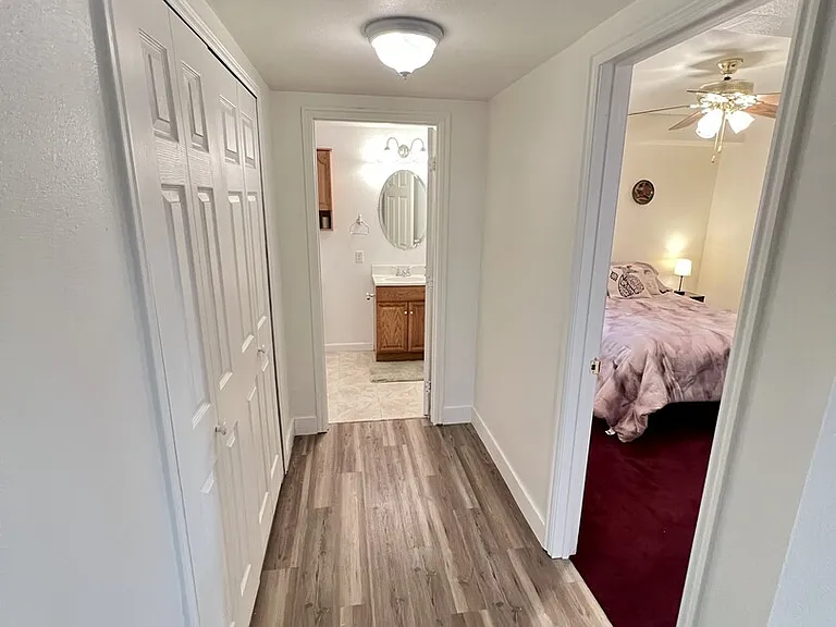Hillside Cir — Photo 27