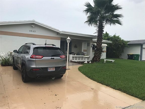 4th image of 4640 SW 42nd Ter #4640