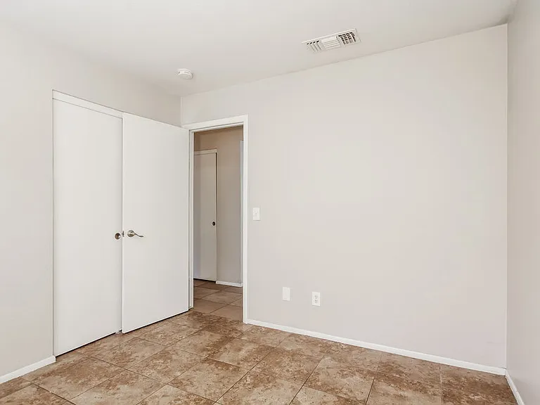 8614 W Mariposa Dr — Photo 13