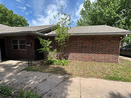 207 S Edwards Ave Photo 1