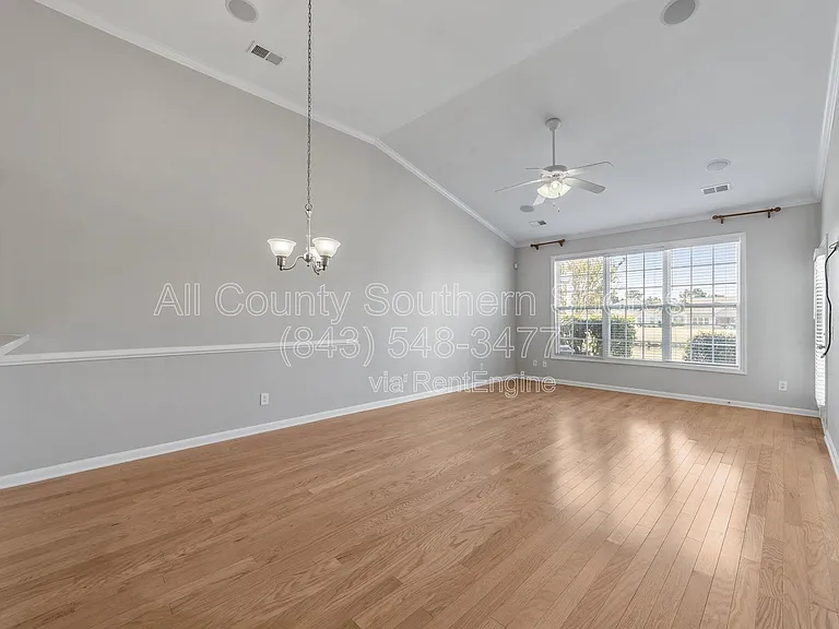 264 Viareggio Rd — Photo 14