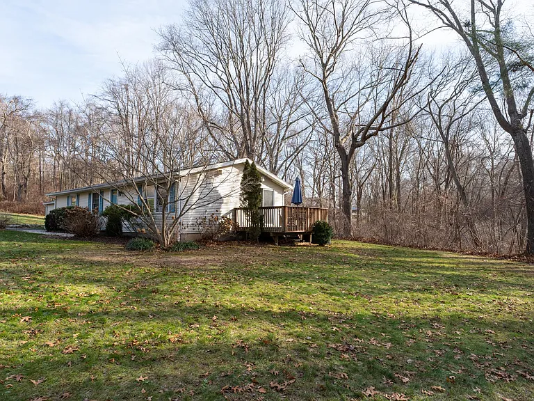 1091 Boston Post Rd — Photo 13