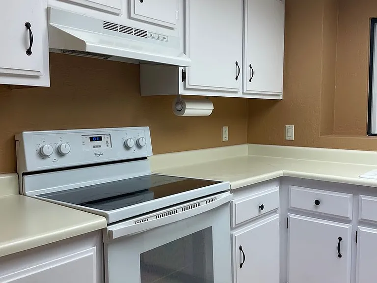 2990 Yuma Dr — Photo 10