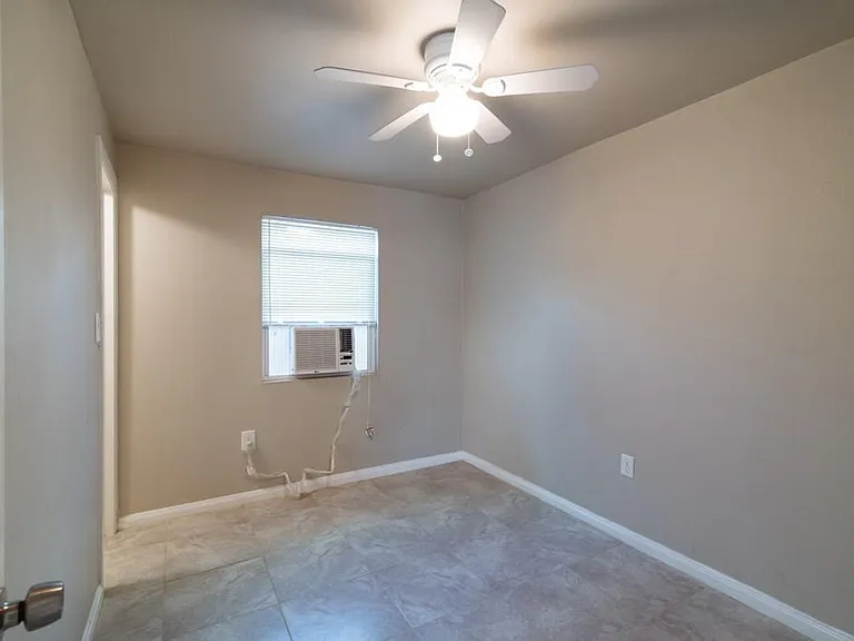 5327 Bell St #3 — Photo 7