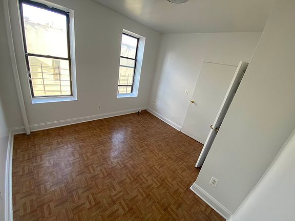 3rd image of 2224 Amsterdam Ave APT 65