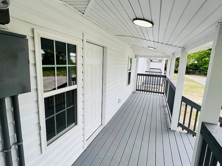 110 E Dewey St — Photo 28