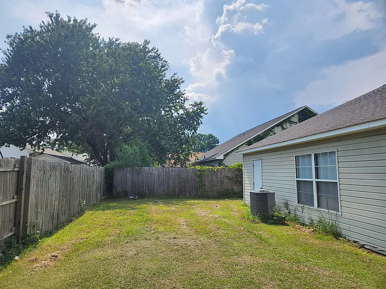 1797 Barberry Dr — Photo 11