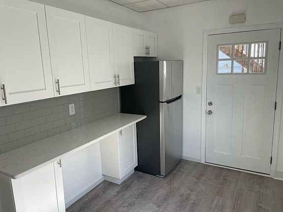 2nd image of 344 Glenhill Ave #1R