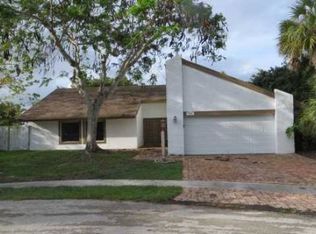 7901 NW 5th Ct, Plantation, FL 33324