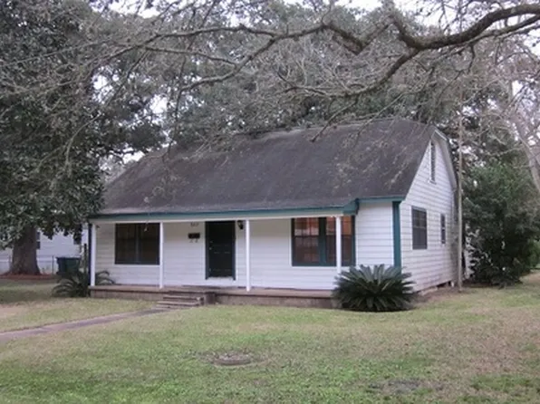 602 E 1st St, Sweeny, TX 77480