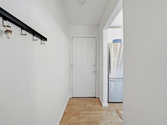 4th image of 10310 BLUE FIELD CT