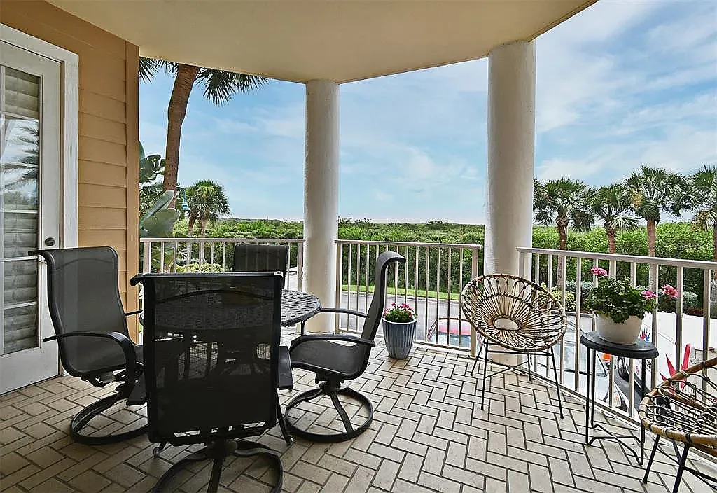 2 bed, 1339 sqft, $3,500 — Photo 4