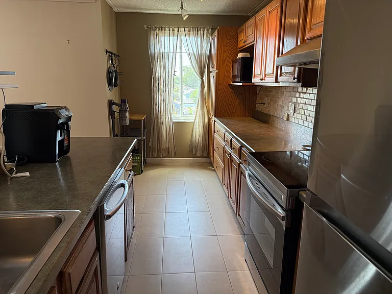 175 Maple Ave #4J — Photo 5