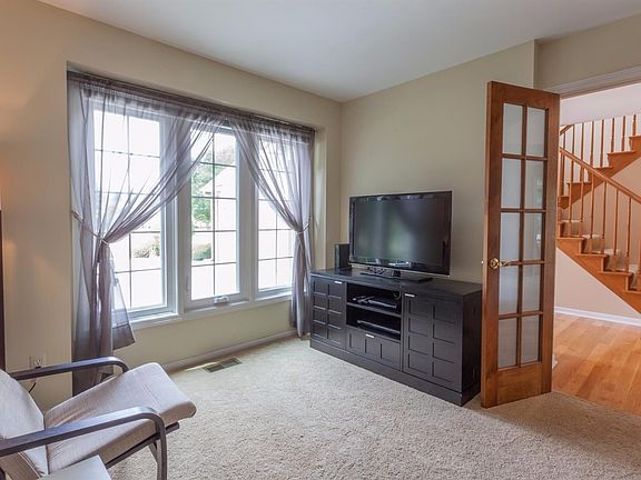 5th image of 4859 Doral Dr