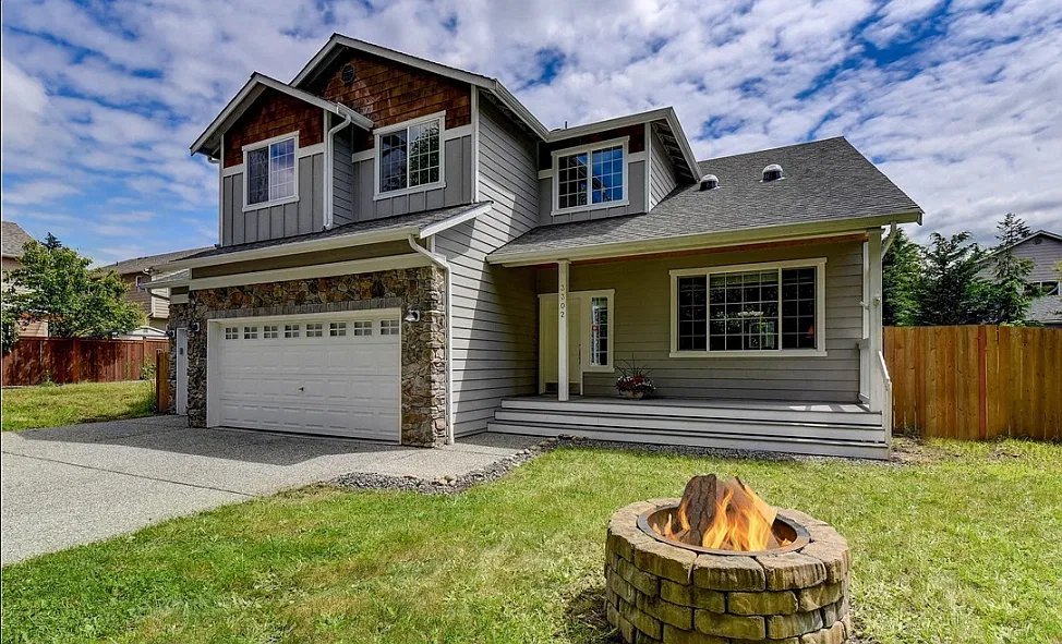 4 bed, 2747 sqft, $3,900 — Photo 1