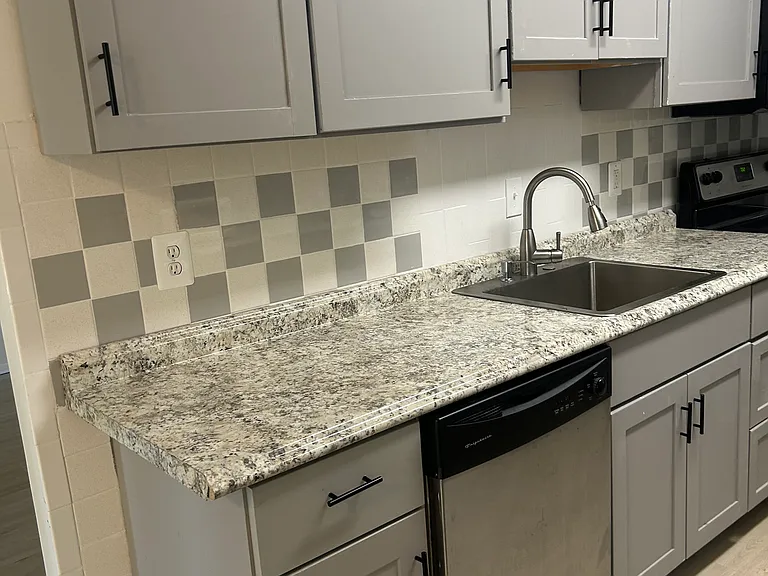 425 Christopher Ave #14 — Photo 20