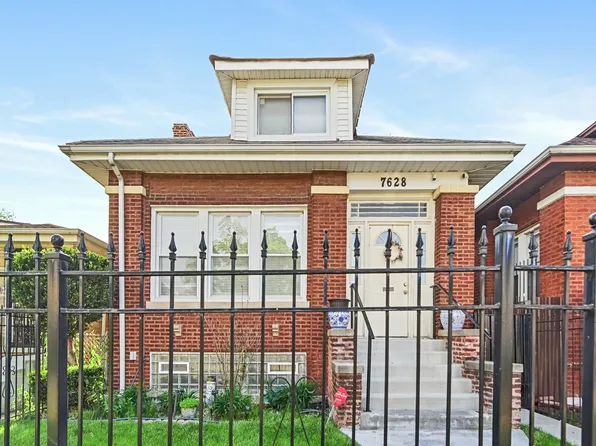 7628 S Luella Ave, Chicago, IL 60649