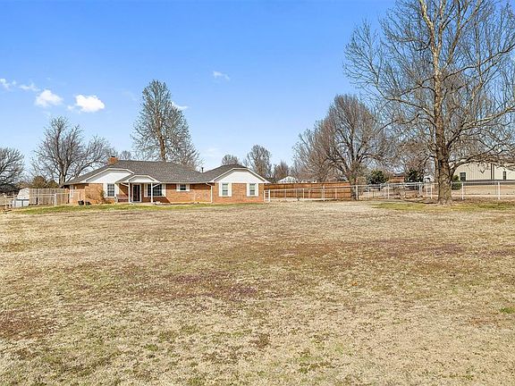 3rd image of 2268 Tecumseh Rd